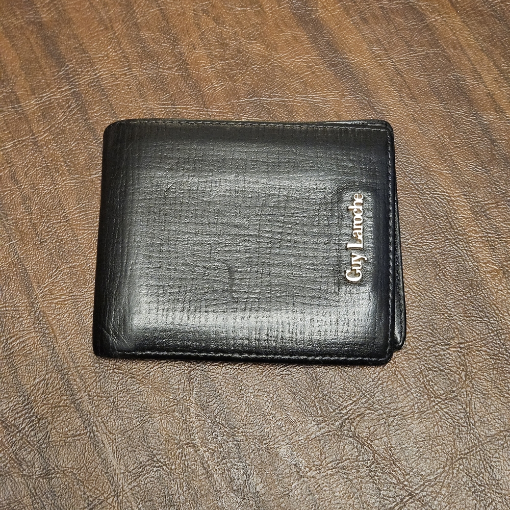 Guy Laroche Leather Bifold Wallet | Black | Classic Slim ID Wallet